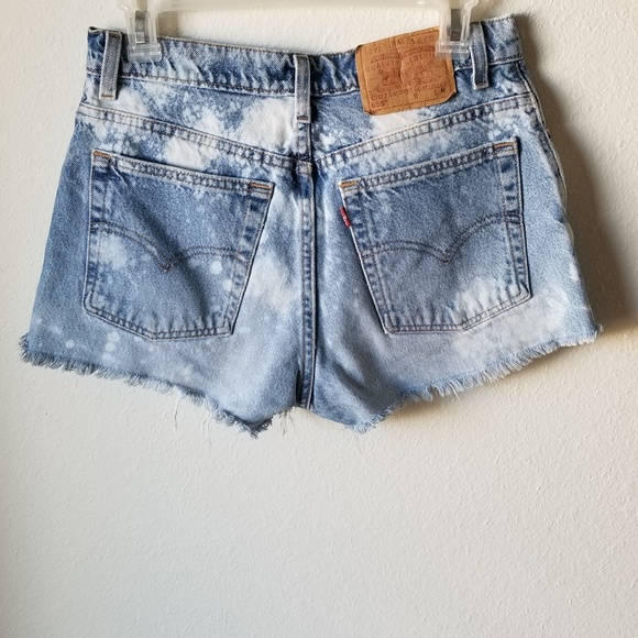 Levi's cut offs high waisted shorts - Picture 5 of 8